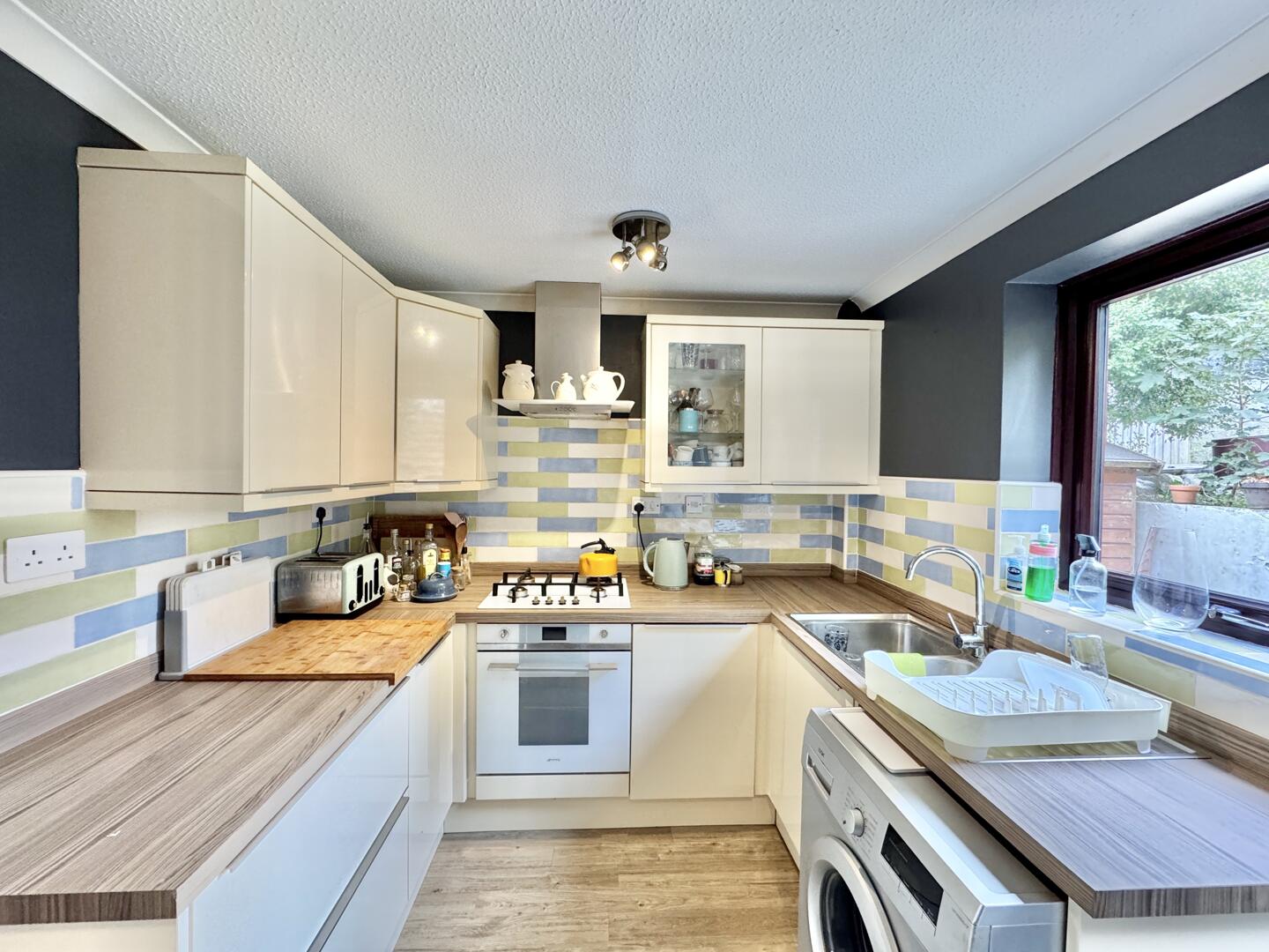 2 bed property in Riverside View, Truro